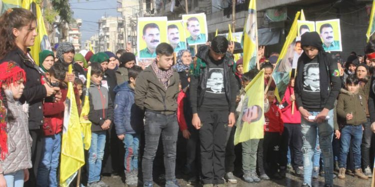 Ciwanên Helebê komploya 15’ê Sibatê bi meşekê şermezar kirin