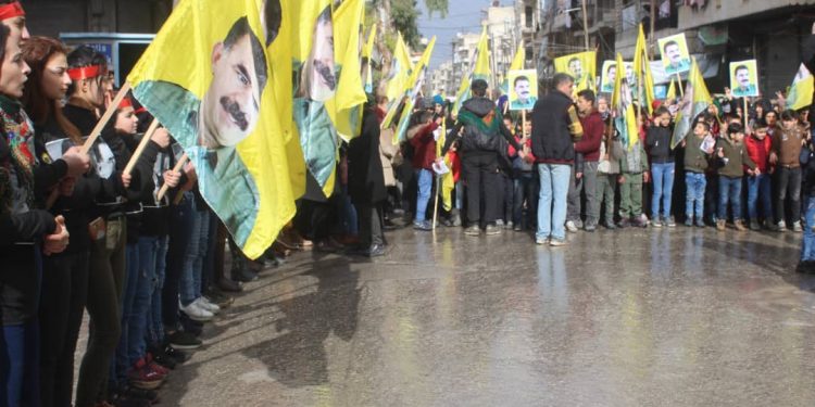 Ciwanên Helebê komploya 15’ê Sibatê bi meşekê şermezar kirin