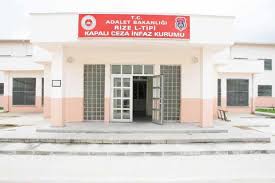 Li Girtîgeha Rîze girtiyên siyasî û edlî dixin heman qawîşan