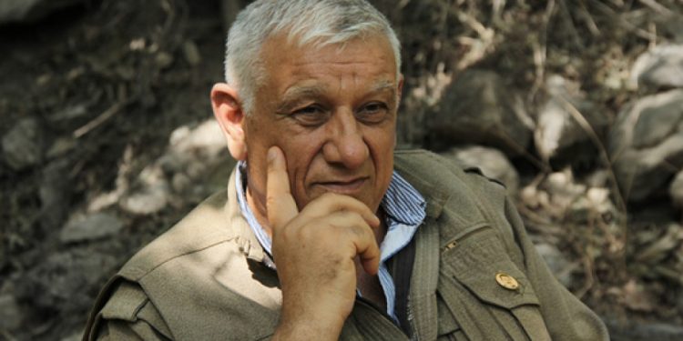 “Tirkiye gelekî tengav bûye, lewma destûra hevdîtinê dan”