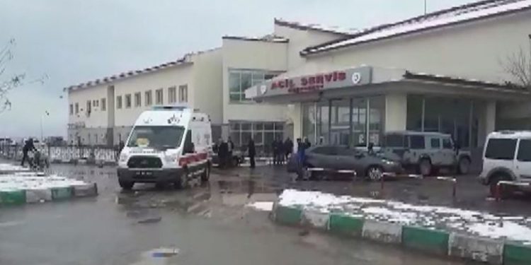 LEZGÎN – Li Agirî bi roketan li wesayîta Midûriyeta Gumrukê hate xistin