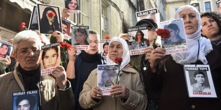 Dayikên Şemiyê jinên hatine windakirin bibîr anîn