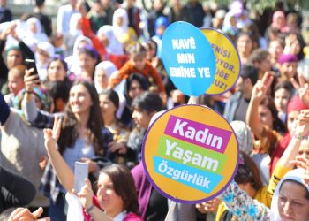 Li Qoserê pîrozbahiya 8’ê Adarê: Jin wê faşîzmê têk bibin