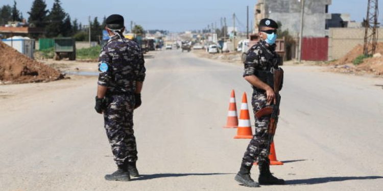 Parastina hemberî vîrûsa koronayê: Li Rojava qedexeya derketina derve destpê kir