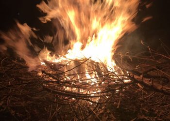 Li Başûrê Kurdistanê Ciwanan agirê Newrozê pêxistin