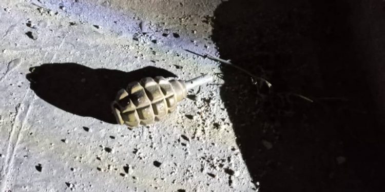 Kesên nenas li Eyn Îsayê bombeyên destan avêtin mala sivîlekî