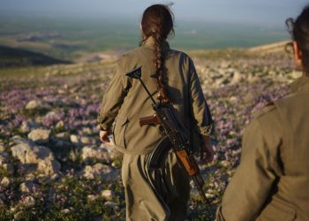 Ji Pênûsa Gerîlla: Keçên Kurd Berê Xwe Didin Çiyan