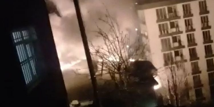 Yekîneya Tolhildanê li avahiya AKP’iyan çalakî kir