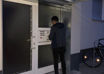 Ciwanan li Freîbûrgê belavokên li dijî dagirkerî û nokeriyê belavkirin