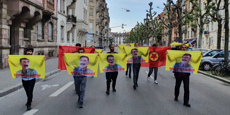 Li Strasbourgê ciwanan polîtîkayên hevkariyê û dagirkeriyê protesto kirin