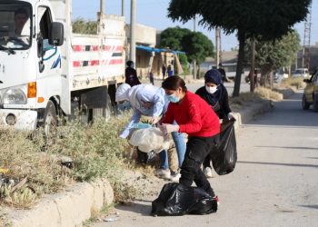 ​​​​​​​Meclisa Jinên Ciwan a Minbicê dest bi paqijkirina kolanên bajêr kir