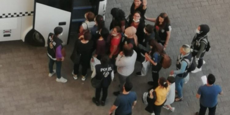 Aktivîstên jin ên girtî peyamek şandin