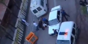 Li Zeytînbûrnûyê polîsên Tirk ên dagirker û notirvanan êşkence li zarokekî kir