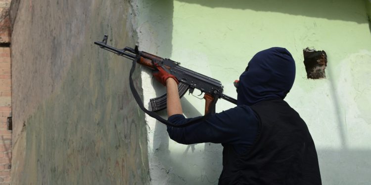 Yekîneya Tolhildanê ya YPS’ê li Amedê li dijî dagirkeran çalakî kir