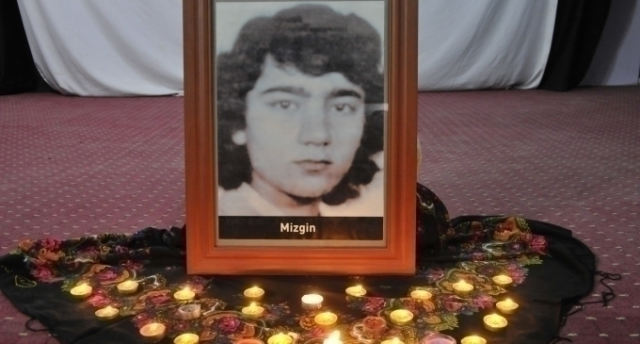 ‘Hozan Mizgîn hebûna gelê xwe di dengê xwe de hilgirtibû’