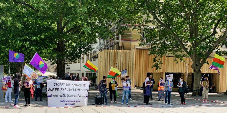 Li Stuttgartê ji bo piştevaniya bi Komela Jin a Rosa re çalakî