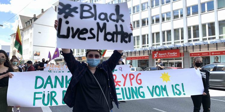 Li Elmanyayê TCŞ û JCA li dijî faşîzma dewleta Tirk meşiyan