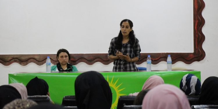 Di derbarê rewşa dawî de Meclisa Jinên Ciwan a Minbicê civînek li darxist