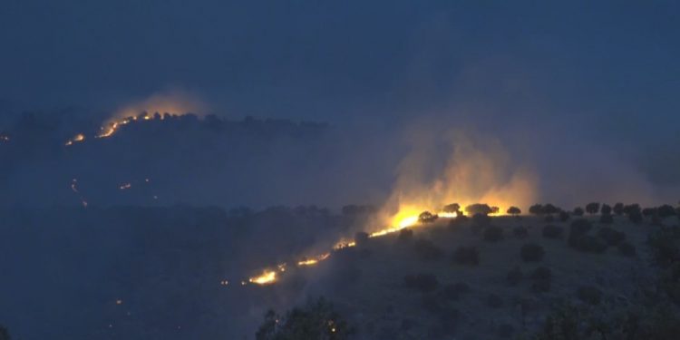 Balafirên şer ên dagirkeriya dewleta Tirk li ser Şengal û Mexmûrê digerin
