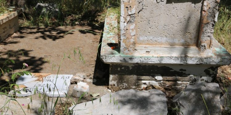 Leşkerên Tirk ên dagirker êrîşî gorên li Licê kir!