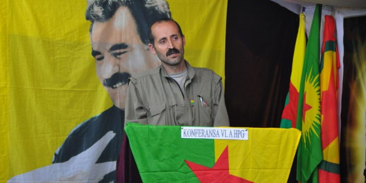 ‘Çiyayên azad fîlozof û fermandarê xwe yê mezin ji dest da’