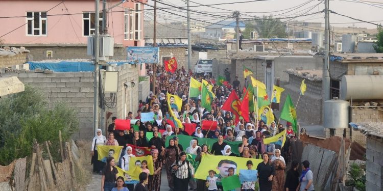 Gelê Mexmûrê li dijî êrîşên dagirkeriyê daketin qadan