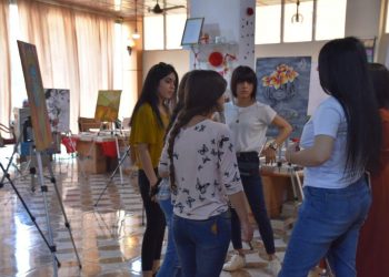 Pêşangeha Jinên Ciwan li Çemçemalê dest pê kir