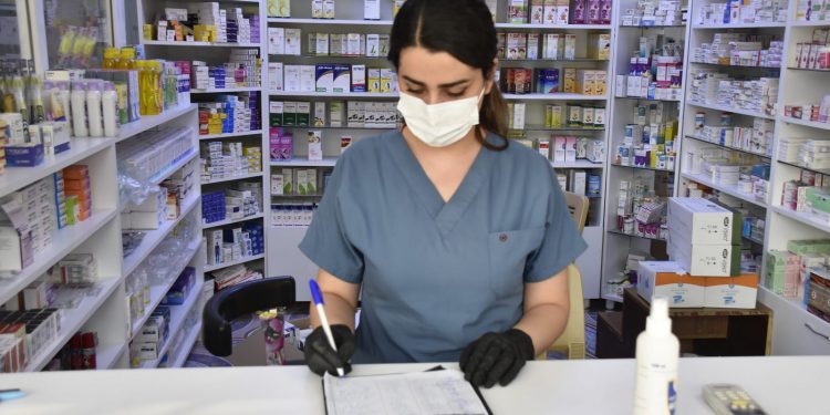 Ciwanan ruxmê astengiyên asayîşa Dûkanê bi sedan îmzeyan dijî dagirkeriyê komkirin