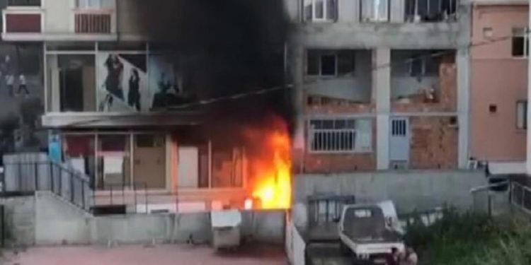 LEZGÎN – Însiyatîfa Zarokên Êgir li gelek bajarên Tirkiyê çalakî kirin