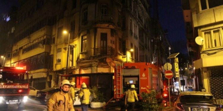 LEZGÎN – Însiyatîfa Zarokên Agir sê avahî, febrîqeyek û du wesayit şewitandin