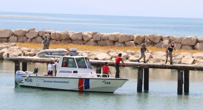 Keştiya ku ji 100 koçberan re bû goristan aîdî serokê Akp’ê yê navçeyê ye