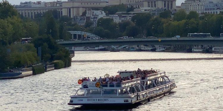 Li Parîsê çalakiya ‘Bi Hev re Serhildan’