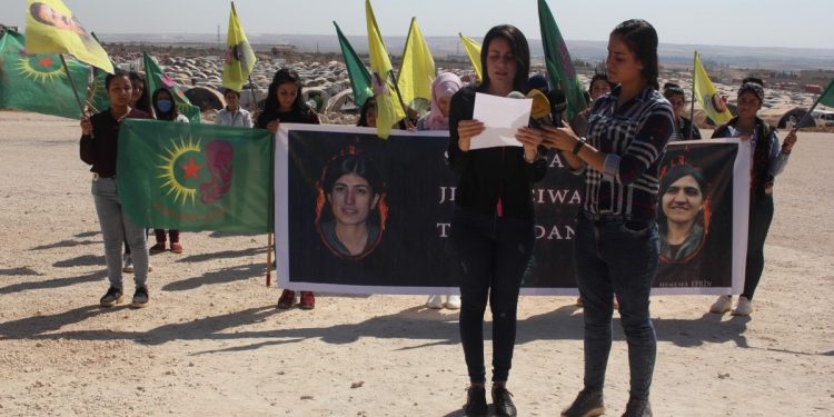 Yekîtiya Jinên Ciwan li Şehbayê tundiya ser jin şermezarkir