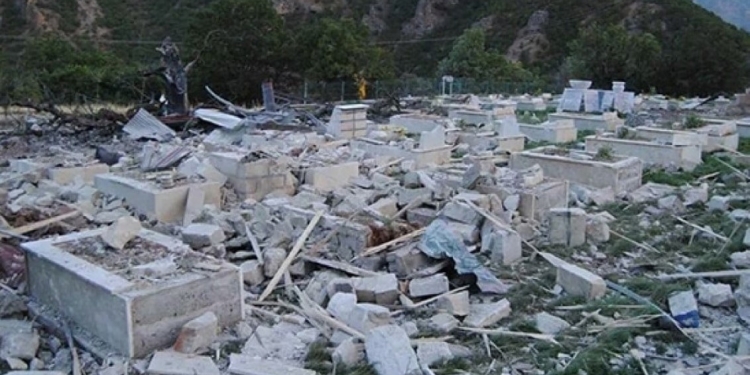 “Şehîd ji bo me xeta sor in”