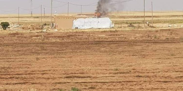 Li Qamişlo balafirên Koalîsyonê benda kontrolê ya rejîmê bombebaran kir, kuştî û birîndar hene