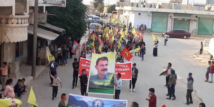 Ji bo silavkirina berxwedana Cenga Heftanîn Malbatên Şehîdan û Ciwan herikîn qadan