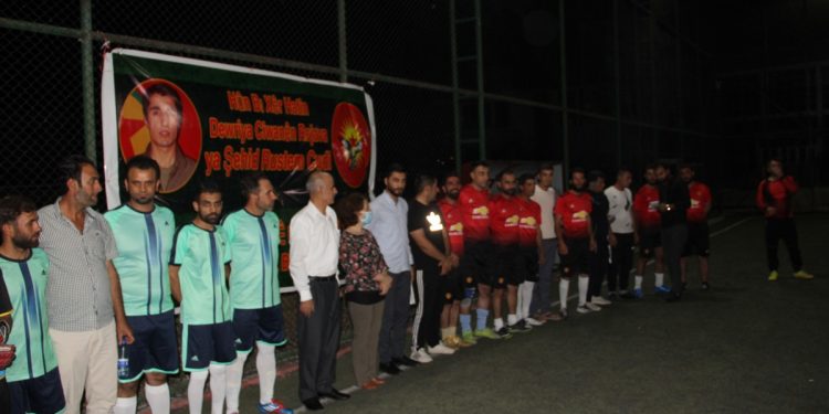 Ciwanên Rojava ji bo bîranîna Şehîdên Heftenînê dest bi turnuvayê kirin