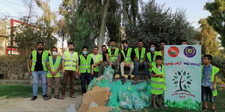 Ciwanên Welatparêz Parkeke Kerkûkê paqij kirin