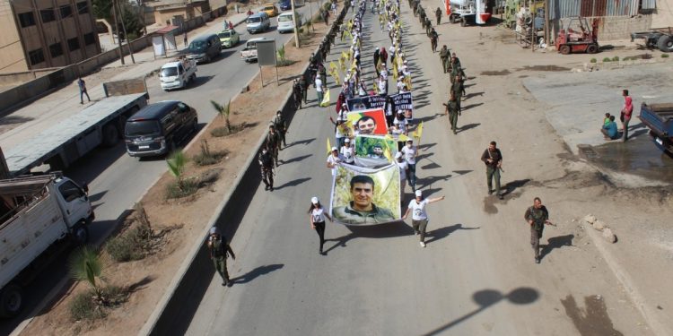 Bi wêneyan Meşa Dirêj a Ciwanên Rojava