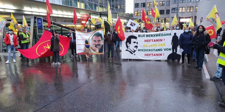 Ciwanên Kurd ji bo azadiya Rêberê Gelan Abdullah Ocalan daketine qadan