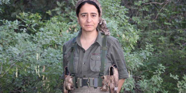 Zozan Çewlik: Li dijî şidetê wê çalakiyên me li çiya û bajaran bidomin