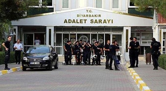 Dagirkeriya dewleta tirk li Amedê 4 kes girtin