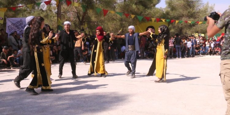 1’Emîn Festîvala Şehîd Bawer hate li darxistin