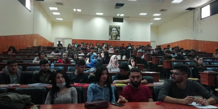 Tevgera Xwendekarên Demokratîk Semînerek li darxistin