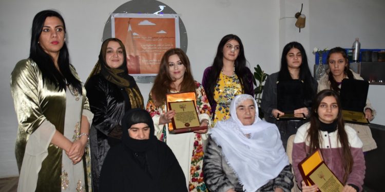 Yekemîn pêşbirka wêjeyî ya Jinên Ciwan ên Têkoşer bi dawî bû