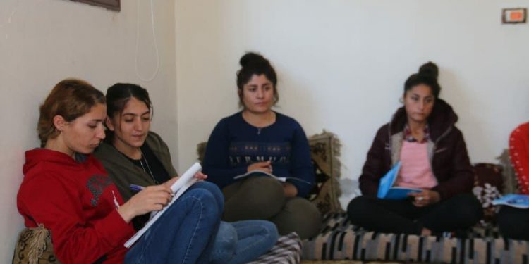Perwerdeya Jinên Ciwan a Şehîd Amara Kobanê bi coşeke mezin didome