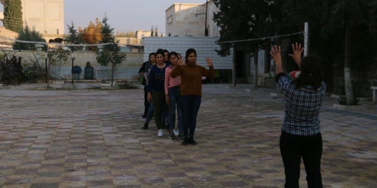 Perwerdeya Jinên Ciwan a Şehîd Amara Kobanê bi coşeke mezin didome