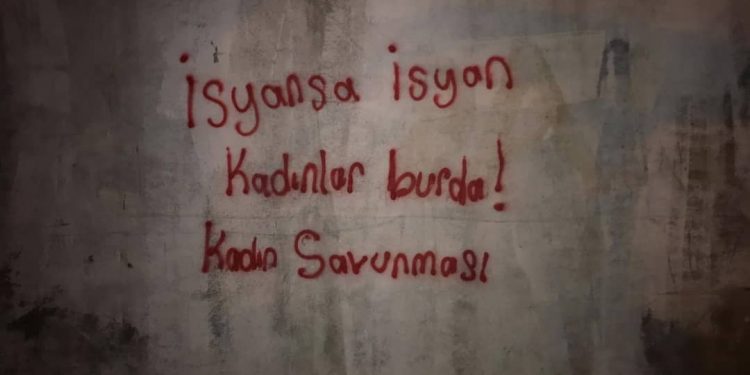 Li Artvînê nivîsên diwaran; Jin li her derê ne!