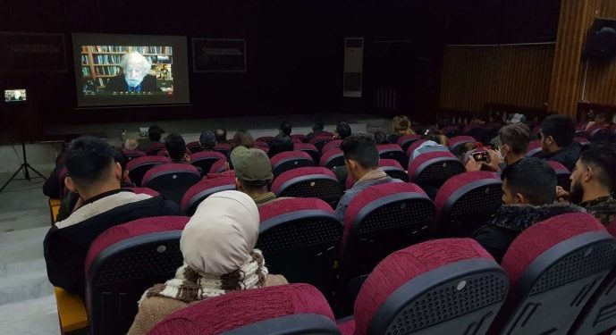 Cih: Zanîngeha Rojava, Mamoste:  Noam Chomsky