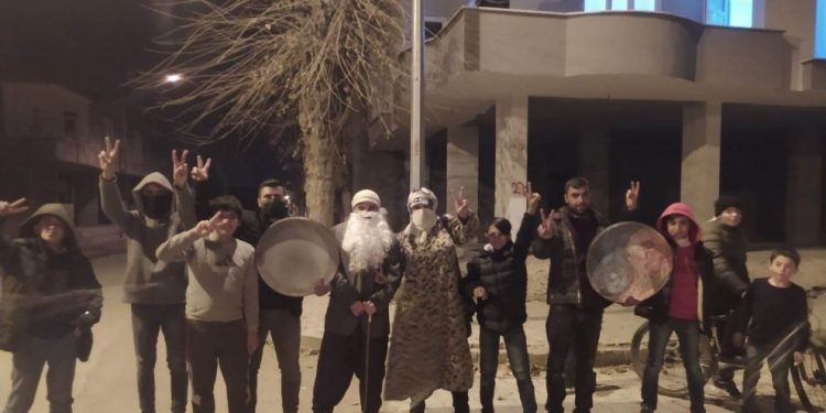 Polîsên dagirker cezayê pereyan ji bo pîrozkirina sersal kurdan birî